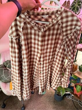 Women’s Brown Plaid Button-Front Top